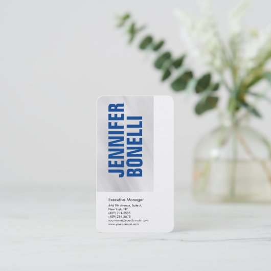 プロフェッショナルミニマルなブルーグレー白 名刺 (スタンド正面)