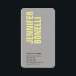 プロフェッショナルミニマルモダンスはっきりしたグレー 名刺<br><div class="desc">縦灰色と白の背景、モダンビジネスエレガントカード。このテンプレートは全カスタマイズてのプロフェッショナルの職業に合わせることができる。</div>