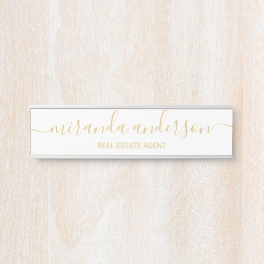 プロフェッショナルモダンスクリプトの白と金ゴールド サインプレート (正面)