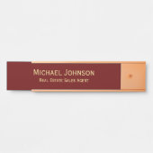 プロフェッショナルモダン営業所の名称 サインプレート (正面)