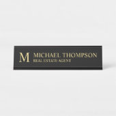 プロフェッショナルモノグラムブラックアンド金ゴールド デスクネームプレート (正面)