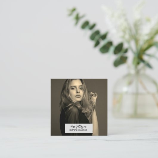 プロフェッショナル写真QRウェブサイトの電子メールのソーシャルモダン スクエア名刺 (スタンド正面)