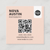 プロフェッショナルQRコードミニマルデザインとロゴ スクエア名刺 (正面)