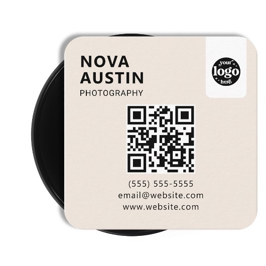 プロフェッショナルQRコードミニマルデザインとロゴ スクエア名刺