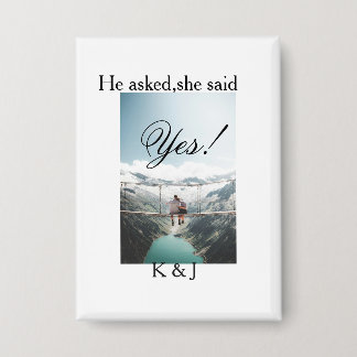 プロポーズしたら彼女はイエスと言った 婚約写真 名前 スタイリスト 缶バッジ