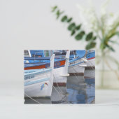 プロヴァンスの典型的な漁船は2色で塗られています ポストカード (スタンド正面)