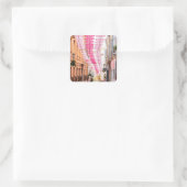 プロヴァンスの通りズとピンクの傘プラ スクエアシール (バッグ)