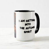 プンの入った秋のマグカップ マグカップ (正面右)