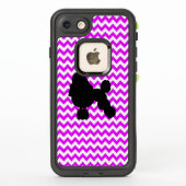 プードルと完璧なピンクのシェブロン LifeProof iPhoneケース (裏面)
