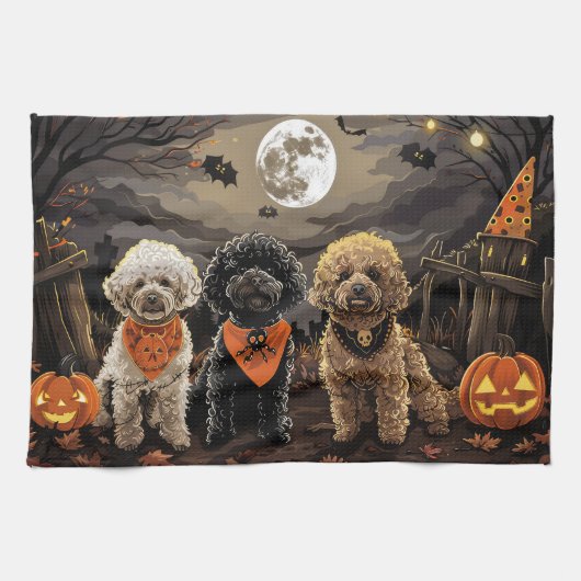 プードルのハロウィーンの不気味なデザイン キッチンタオル (横)