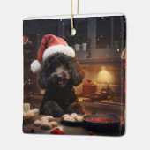 プードルクリスマスクッキーフェスティバルホリデイ セラミックオーナメント (左)