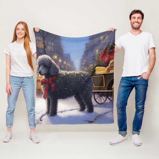 プードルクリスマスフェスティバルシーズン フリースブランケット (インサイチュ)