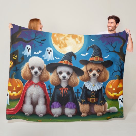 プードルドッグスパンプキンハロウィンおもしろい フリースブランケット (インサイチュ)