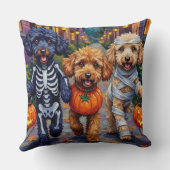 プードルドッグズトリックまたはトリートハロウィーンコスチューム クッション (裏面)