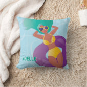 プールでくつろいでいる黒人女性 クッション (ブランケット)