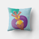 プールでくつろいでいる黒人女性 クッション (裏面)