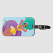 プールでくつろいでいる黒人女性 ラゲッジタグ (正面横)