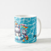 プールにいるカバの名前入り コーヒーマグカップ (正面右)