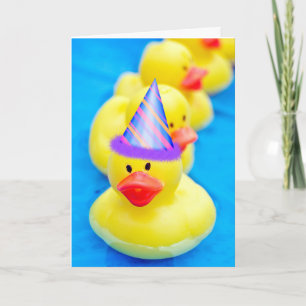 プールにいるゴムの黄色いアヒル(18歳の誕生日パーティーの帽子付き) カード