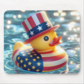 プールに入った愛国的なゴムアヒル マウスパッド (正面)