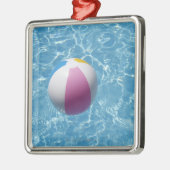 プールのビーチボール メタルオーナメント (左)
