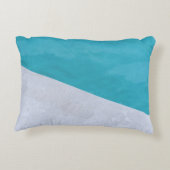 プールの横の空の灰色の床 アクセントクッション (裏面)