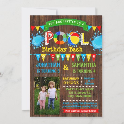 プールの誕生日bash組み合わせパーティー木製の写真 招待状 (正面)