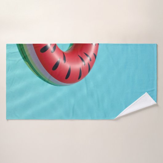 プールの赤と緑の救命ブイ バスタオル (バスタオル)