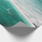 プールべしに立って泳ぐ人々 ラッピングペーパー (角)