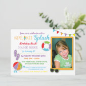 プールを囲んでのパーティの水泳の誕生日のしぶきの写真の招待 招待状 (スタンド正面)