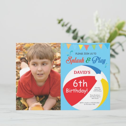プールを囲んでのパーティの誕生日の招待状のSplishのしぶきの男の子 招待状 (スタンド正面)