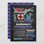 プールを囲んでのパーティの鮫の誕生日の招待状 招待状 (正面/裏面)