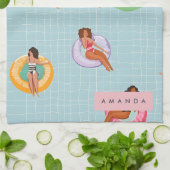 プールパーソナライズされたフロッリラックストに登場する夏の女性 キッチンタオル (折り畳み)
