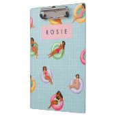 プールパーソナライズされたフロッリラックストに登場する夏の女性 クリップボード (左)