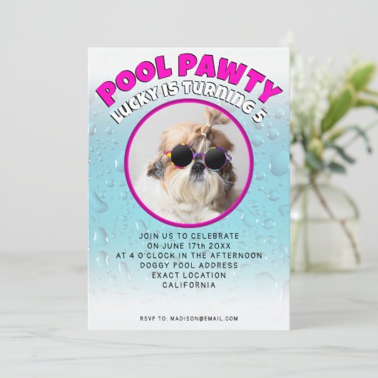 プールパーティの子犬カスタム写真誕生日パーティー 招待状 (スタンド正面)