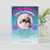 プールパーティーの子犬カスタム写真誕生日パーティー 招待状 (スタンド正面)