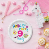 プールパーティーサマー誕生日ガールスイムマッチング ペーパープレート (パーティー)