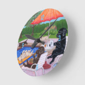 プールパーティーラブラドール絵画2 ラウンド壁時計 (傾斜)