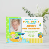 プールパーティー誕生日招待状ブロンドボーイ 招待状 (スタンド正面)