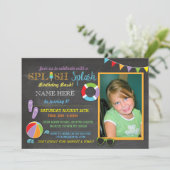 プールパーティー 水泳 誕生日 スプラッシュ フォト 招待状 (スタンド正面)