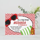 プールパーティー - 赤いチェブロンの誕生日招待状 招待状 (スタンド正面)