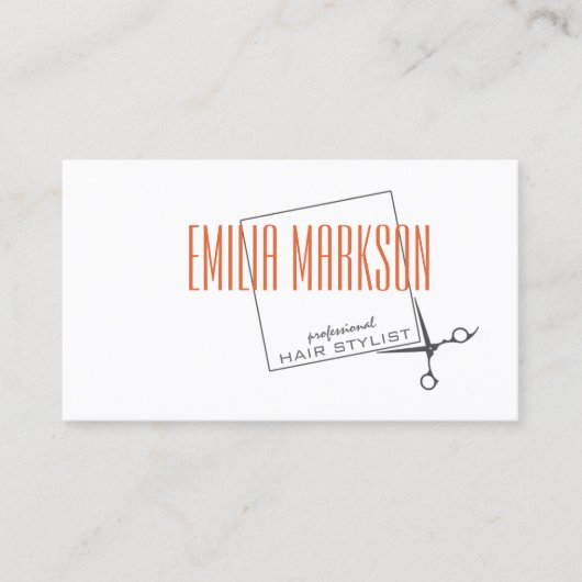 ヘアカットのスタイリストは箱のシンプルで白いカードを切ります 名刺 (正面)