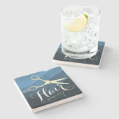 ヘアサロンヘアスタイリストモダンブルー&金ゴールドはさみ ストーンコースター (横)