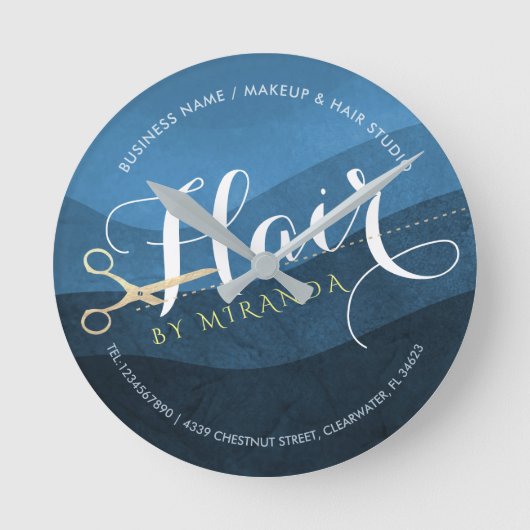 ヘアサロンヘアスタイリストモダンブルー&金ゴールドはさみ ラウンド壁時計 (正面)
