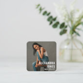 ヘアスタイリストテンプレートブラックQrコードソーシャルメディア スクエア名刺 (スタンド正面)