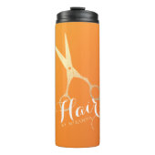 ヘアスタイリストメイクアップサロンシックなオレンジ金ゴールドはさみ タンブラー (正面)