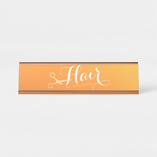 ヘアスタイリストメイクアップサロンシックなオレンジ金ゴールドはさみ デスクネームプレート (正面)
