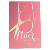 ヘアスタイリスト化粧サロンモダンピンク金ゴールド鋏 ミディアムペーパーバッグ (裏面)