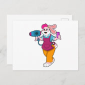 ヘアドライヤーとくしを持つウサギの美容師 ポストカード (正面/裏面)