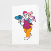 ヘアドライヤーとくしを持つ美容師のウサギ カード (正面)